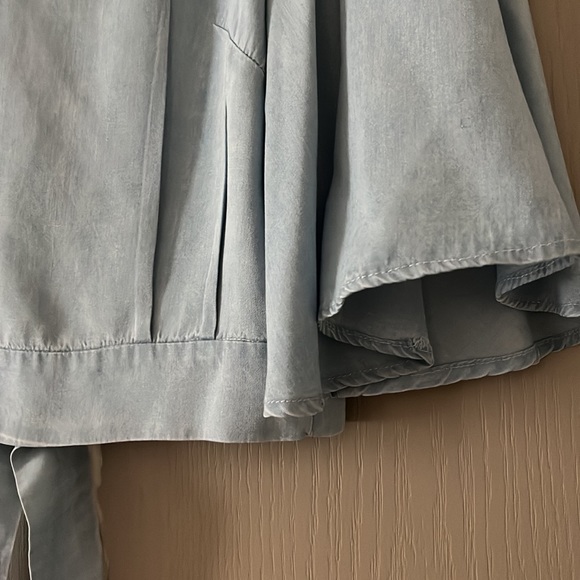 Jack by BB Dakota Chambray The Light Tie Back Blouse size small NWOT - Picture 7 of 11